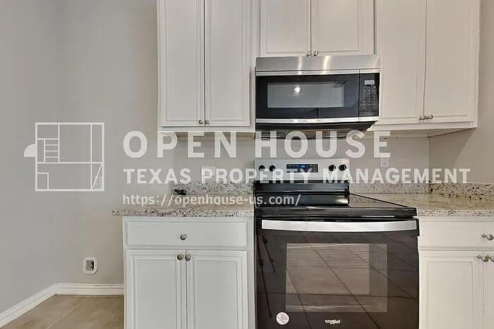 4 bed, 2.0 bath, 1935 sqft, $2,425 — Photo 4