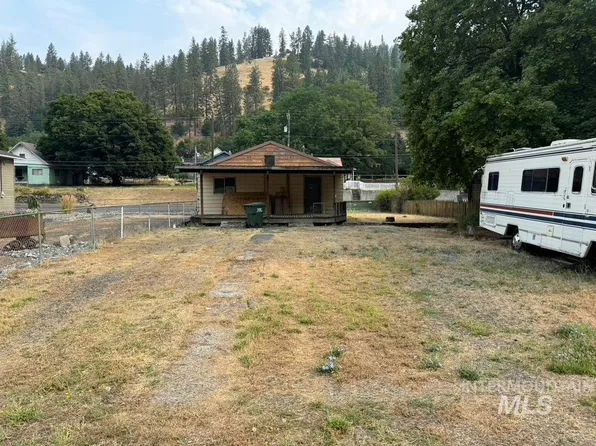 1223 Michigan Ave, Orofino, ID 83544