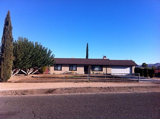 5th image of 15088 Clovis St