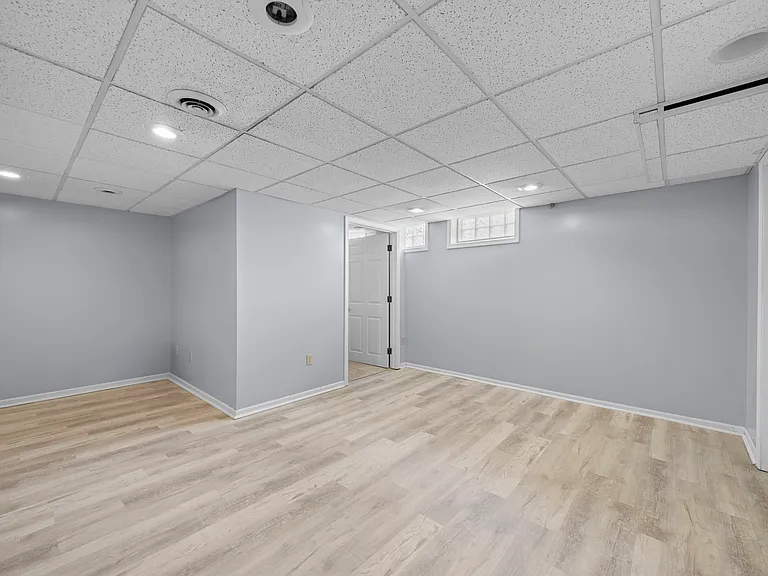 1629 Arlington Ave — Photo 32