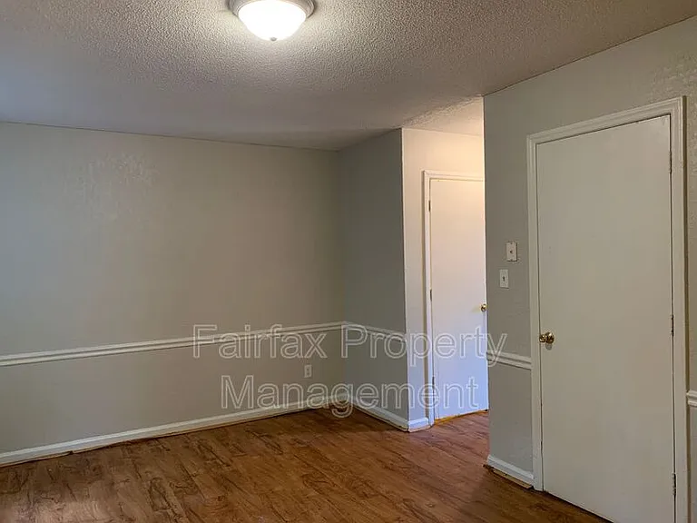 1427 Cherrycrest Dr — Photo 12