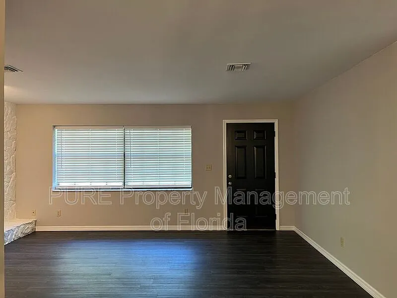 3 bed, 2.0 bath, 1392 sqft, $1,675 — Photo 4