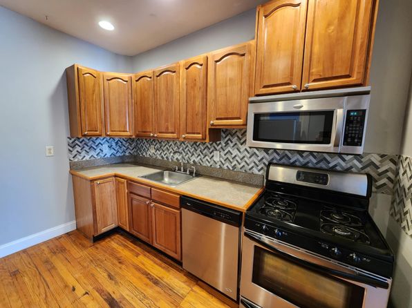 428 Lodi St FLOOR 2