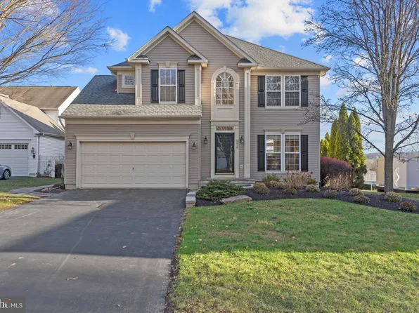 4414 Sunflower Dr, Doylestown, PA 18902