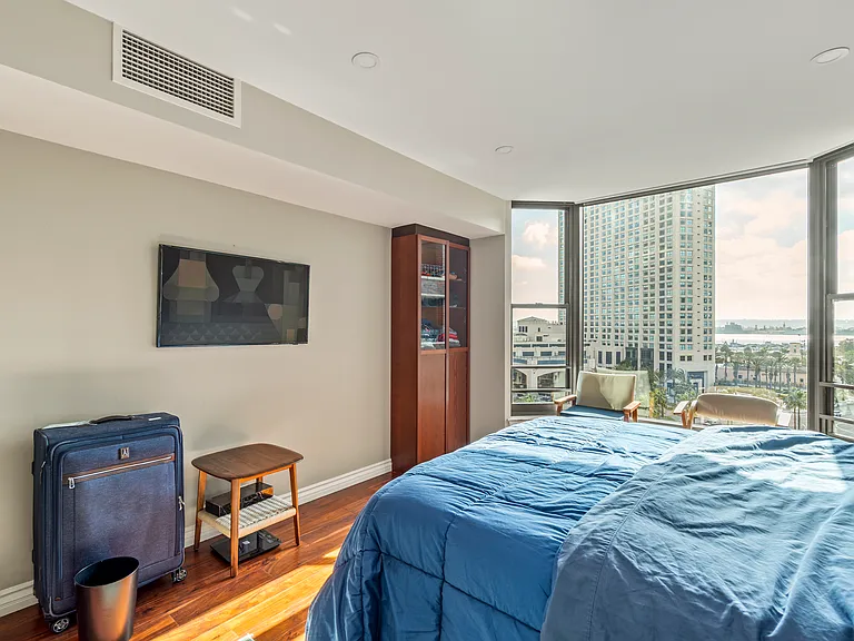 500 W Harbor Dr #1020 — Photo 13