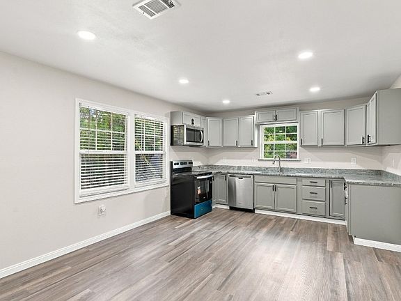 4th image of 1706 Henderson Ct