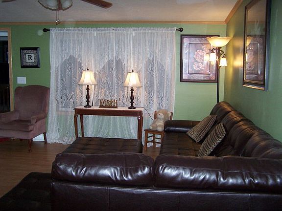 3rd image of 571 Whitley Ln Unit B