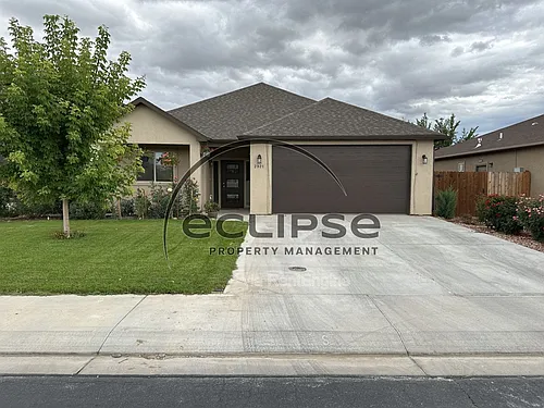 2921 Magnolia Ave Photo 1