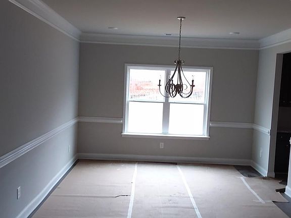 4th image of 165 Lotus Cir