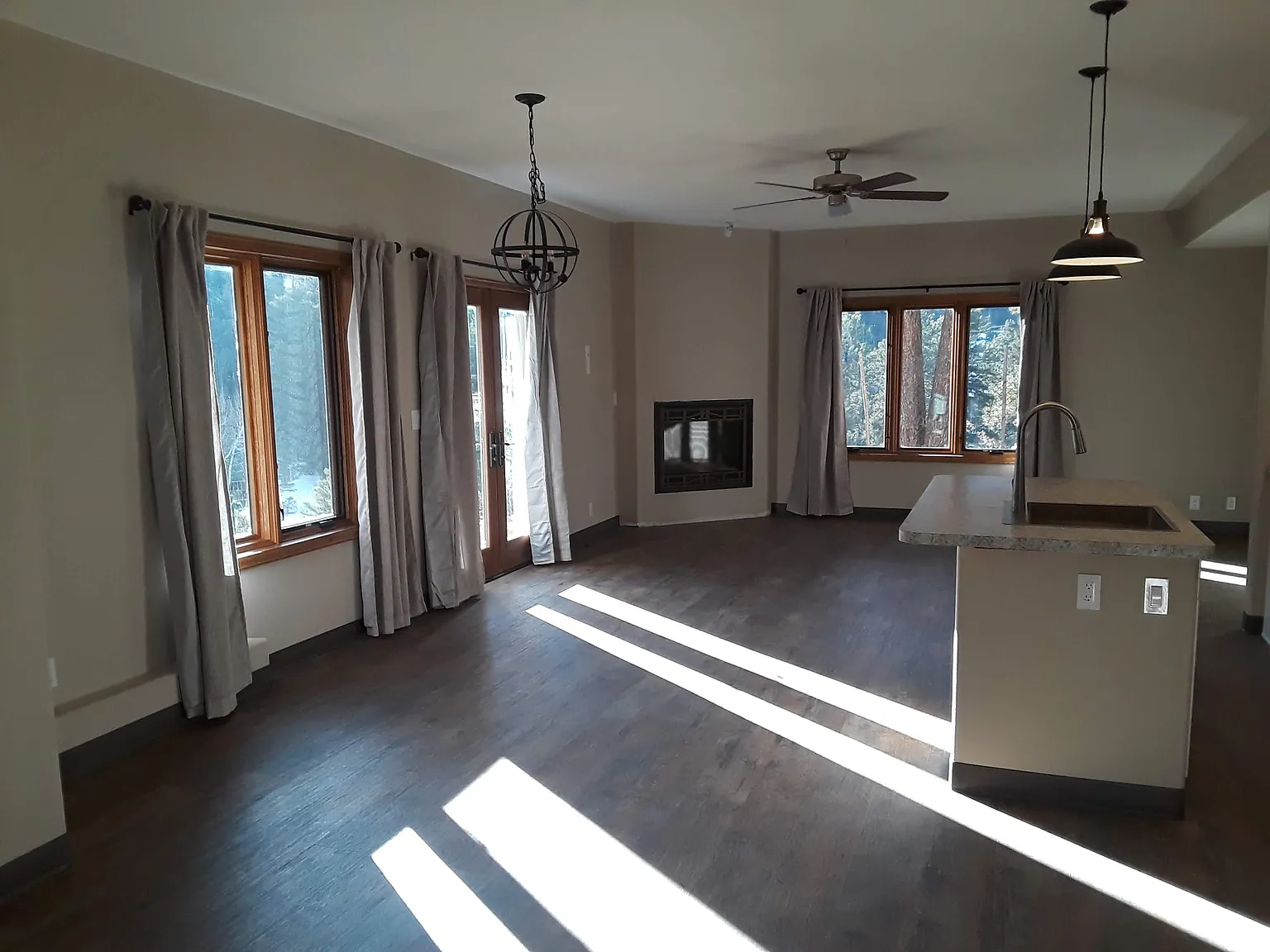 Studio, 700 sqft, $1,750 — Photo 1