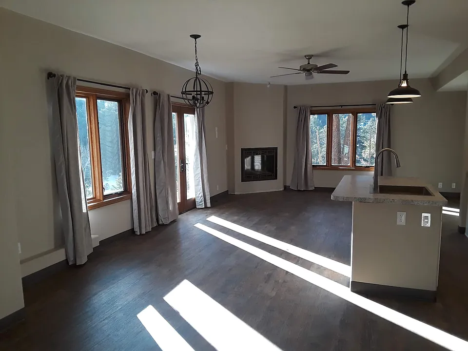 5463 Cherokee Rd
