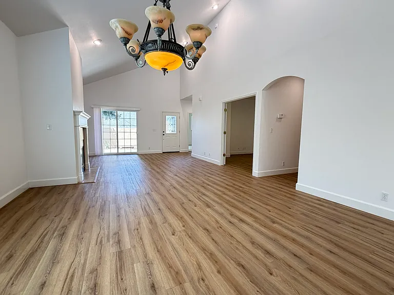 104 Benson Ter — Photo 3