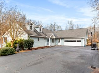 210 Creekwood Ln, West Union, SC 29696