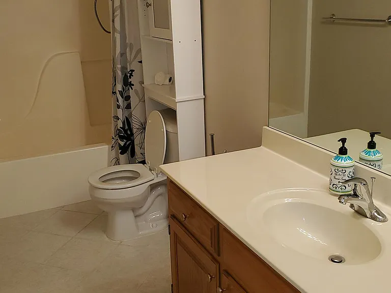 4200 Beach Pointe Dr — Photo 18