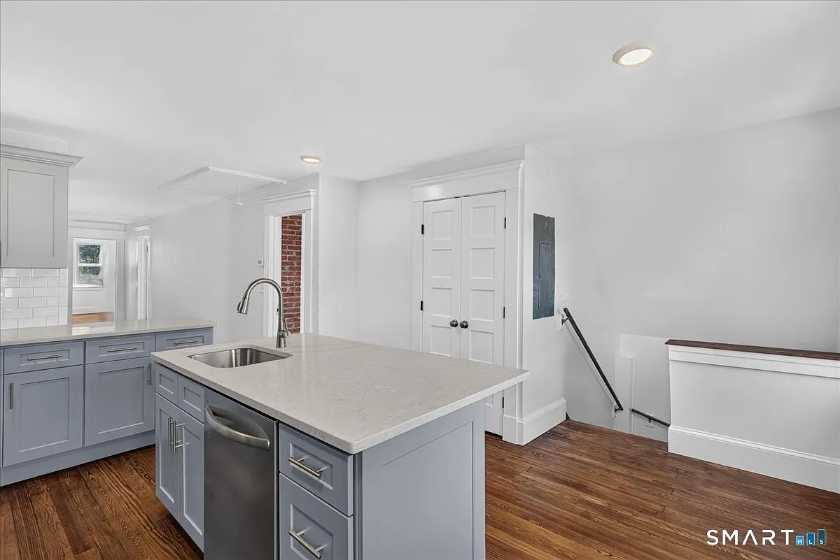 3 bed, 2.0 bath, 1246 sqft, $2,950 — Photo 4