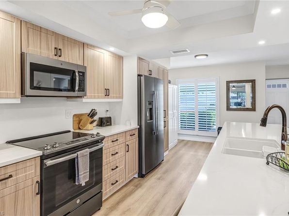 828 Gulf Pavilion DR #101, NAPLES, FL 34108