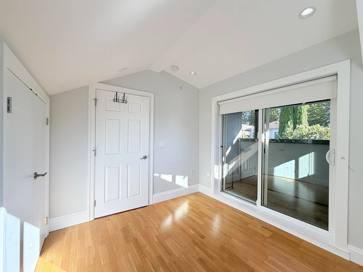 2 bed, 600 sqft, $2,000 — Photo 3