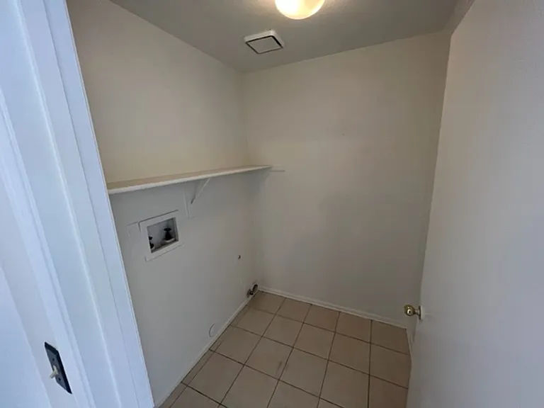 8057 S Carbury Way — Photo 18