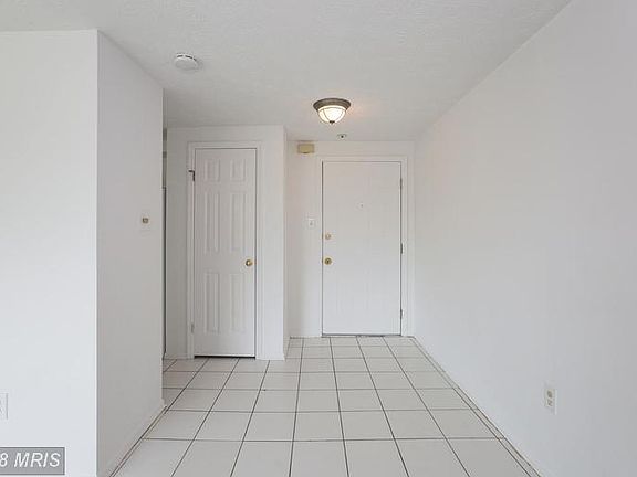 5th image of 502 Philmont Dr APT 7