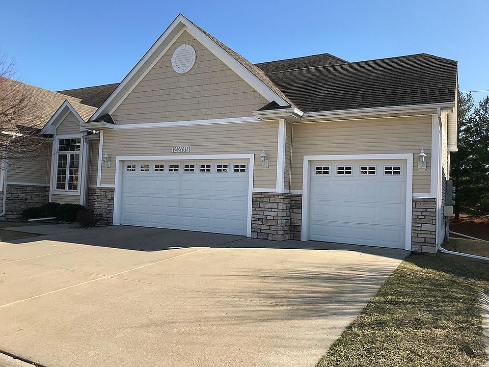 End unit. 3 car garage 