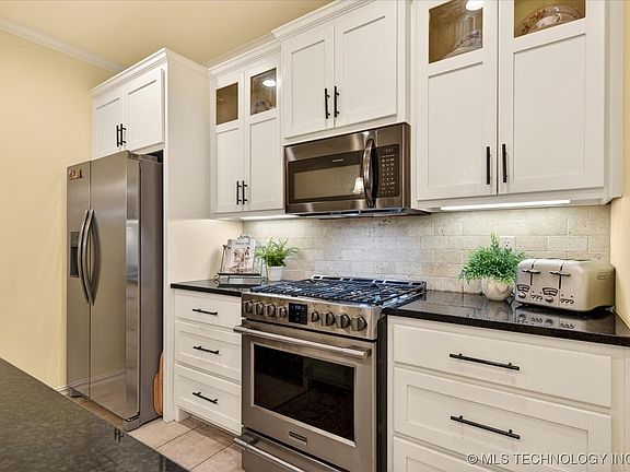 3rd image of 3227 Boardwalk Ct