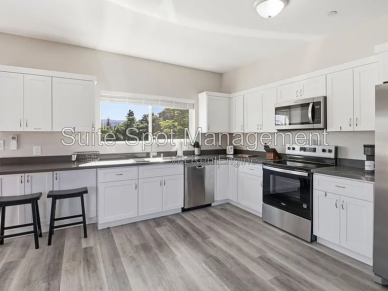 160 Harrison Ave #E3 — Photo 10