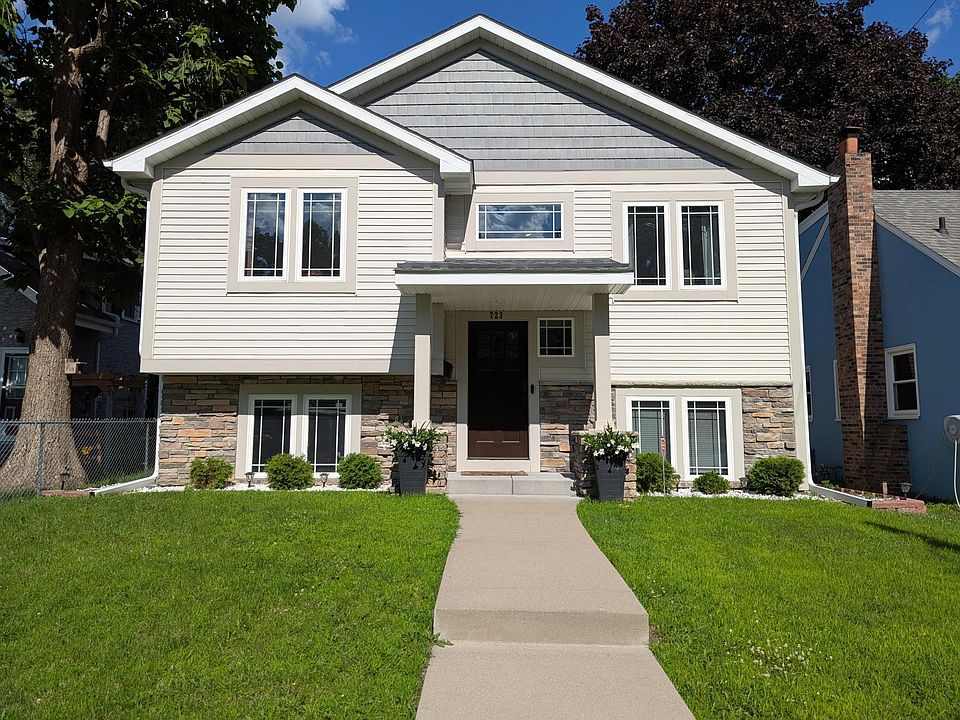 1st image of 723 1st Ave S