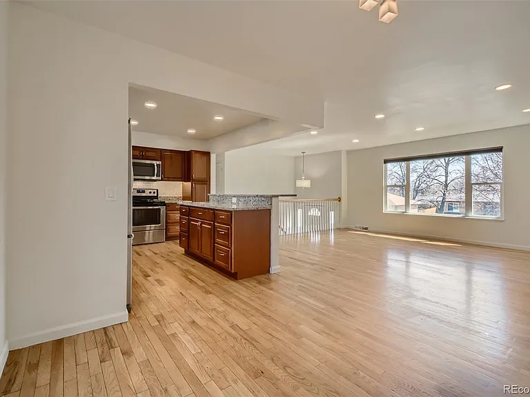 375 S Krameria St — Photo 7