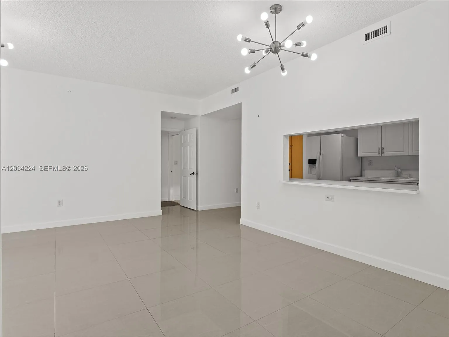 Doral House Condo No 2 — Photo 2