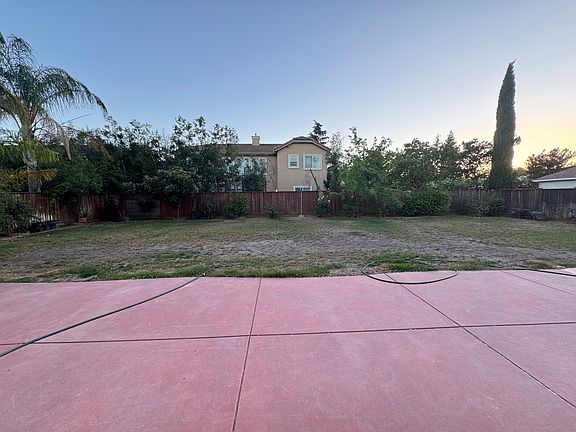 4th image of 19291 Saffron Dr