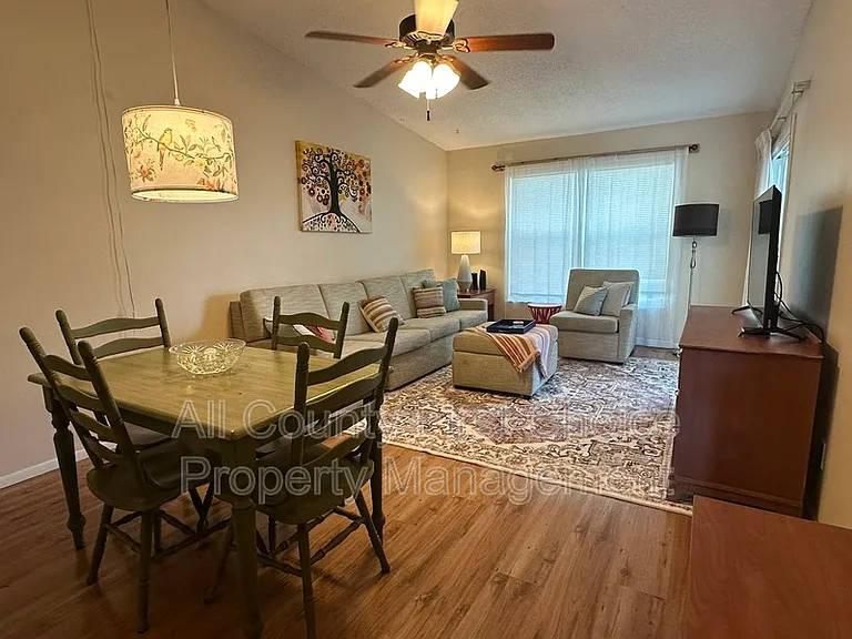 7315 Parkside Villas Dr — Photo 4
