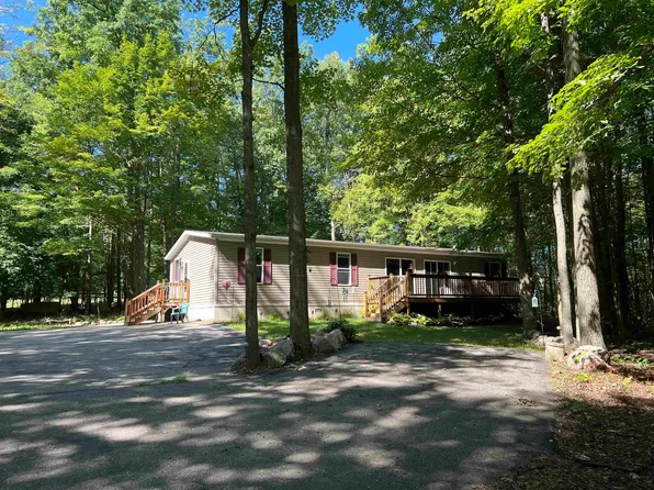 E2112 Lake Rd, Iola, WI 54945