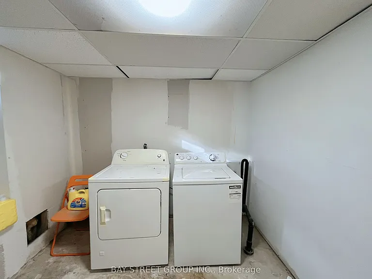 12 Wakil Dr #LOWER — Photo 9