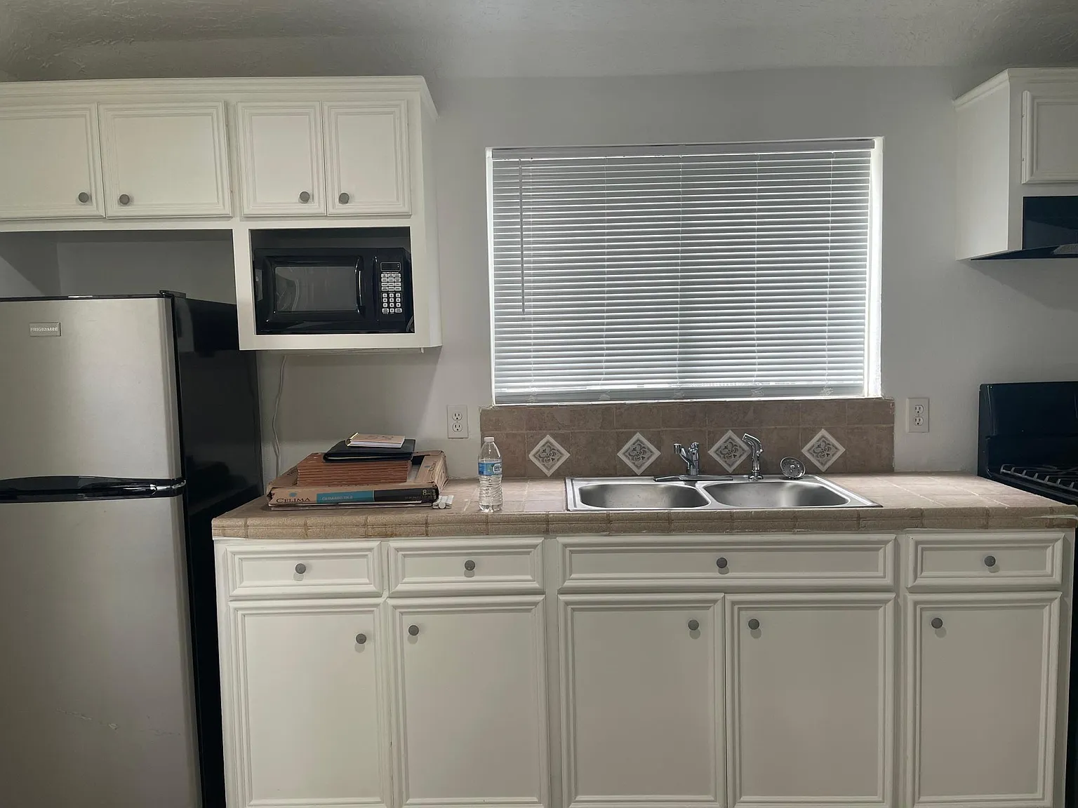 1 bed, 600 sqft, $1,000 — Photo 3