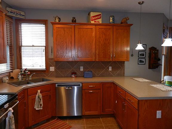 3rd image of 1410 Golden Hills Dr