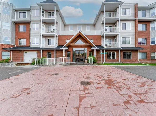 8 N Prestwick Pond Ter SE #206, Calgary, AB T2Z 4P3