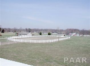 23660 Ariel Ln, Canton, IL 61520