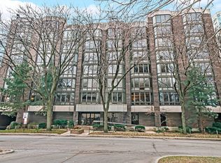 522 Church St APT 2D, Evanston, IL 60201