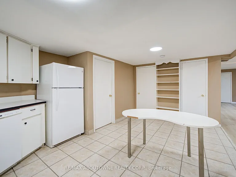 1156 Old Colony Rd #LOWER — Photo 20