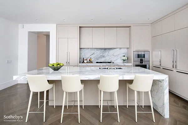 Sold by Sotheby's International Realty | media 20