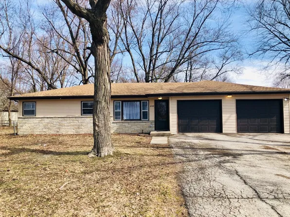 8309 Cameo Dr, Machesney Park, IL 61115