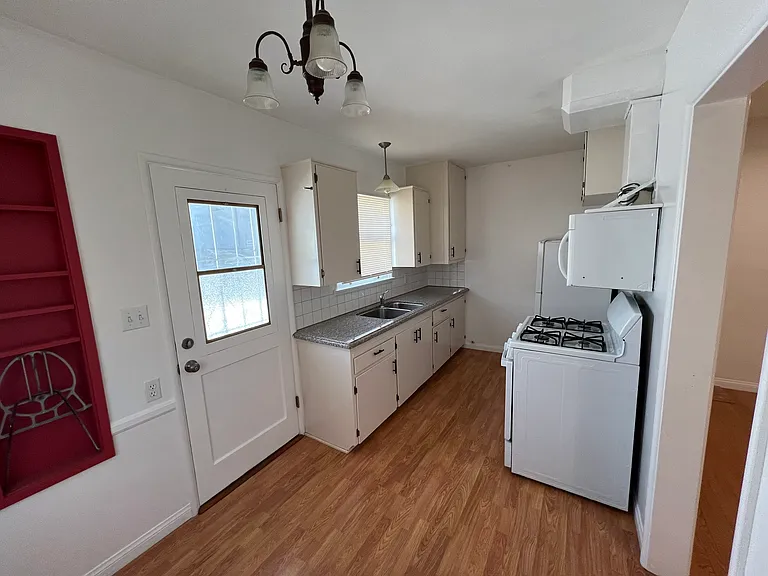 404 W Windsor Rd #B — Photo 21