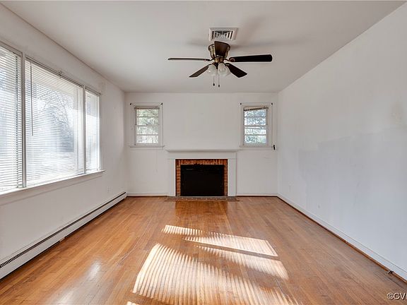 2nd image of 2040 Woodmont Dr