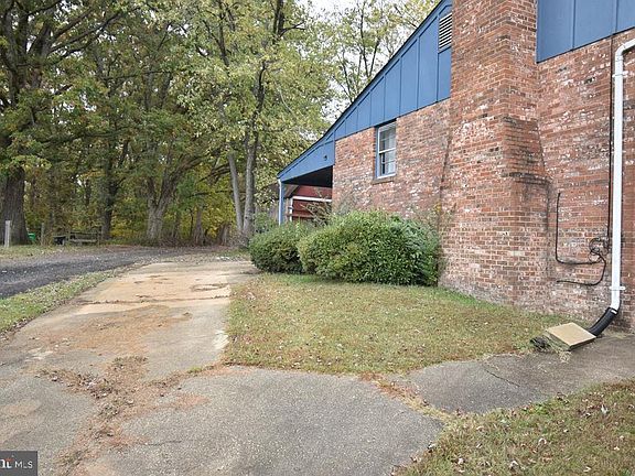 4th image of 7908 Vineyard Dr