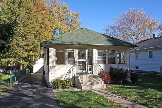 320 W Kenilworth Ave photo 1