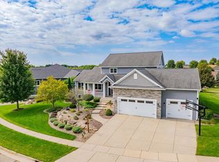 501 Vista Cir, Columbus, WI 53925