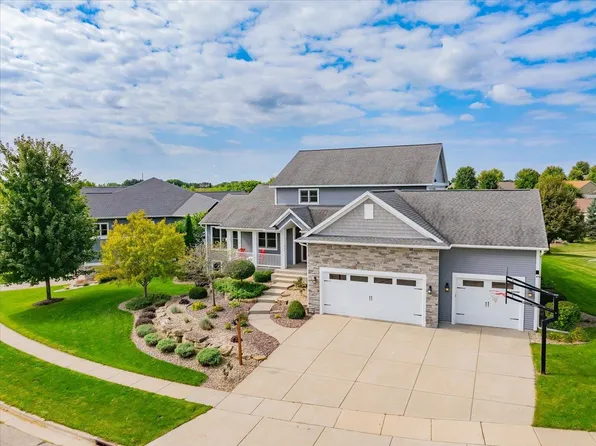 501 Vista Cir, Columbus, WI 53925