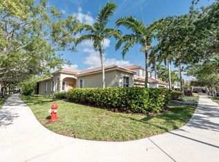 1901 Cedar Ct #1, Fort Lauderdale, FL 33327