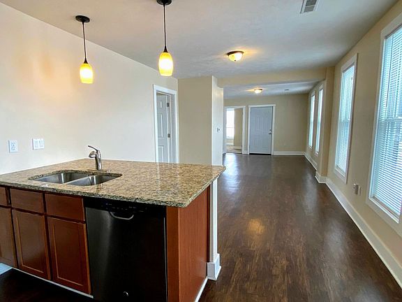 4th image of 1224 Plainfield Ave NE APT 2