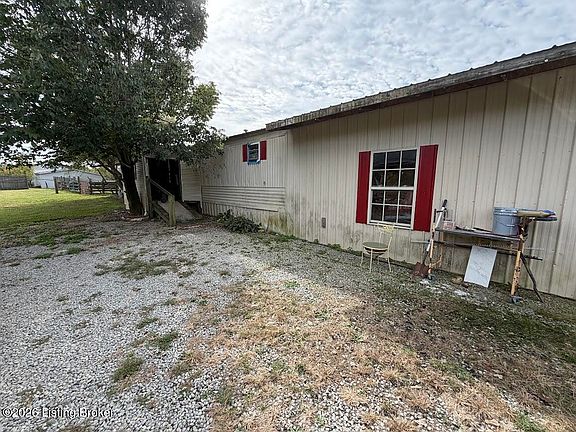 3rd image of 423 Ockerman Rd